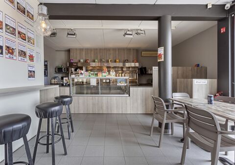 Opbrengsteigendom - Gemengd gebruik residentieel te koop in Heist-op-den-Berg