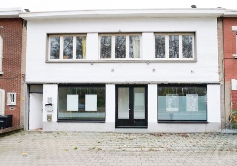 Opbrengsteigendom te koop in Mortsel