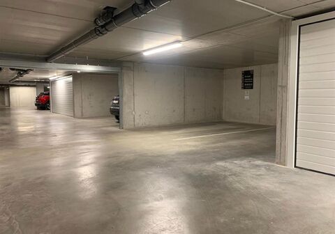 Staanplaats - binnen te huur in Haacht