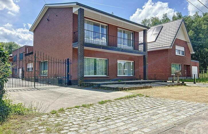 Huis - Vrij beroep te koop in HEIST-OP-DEN-BERG